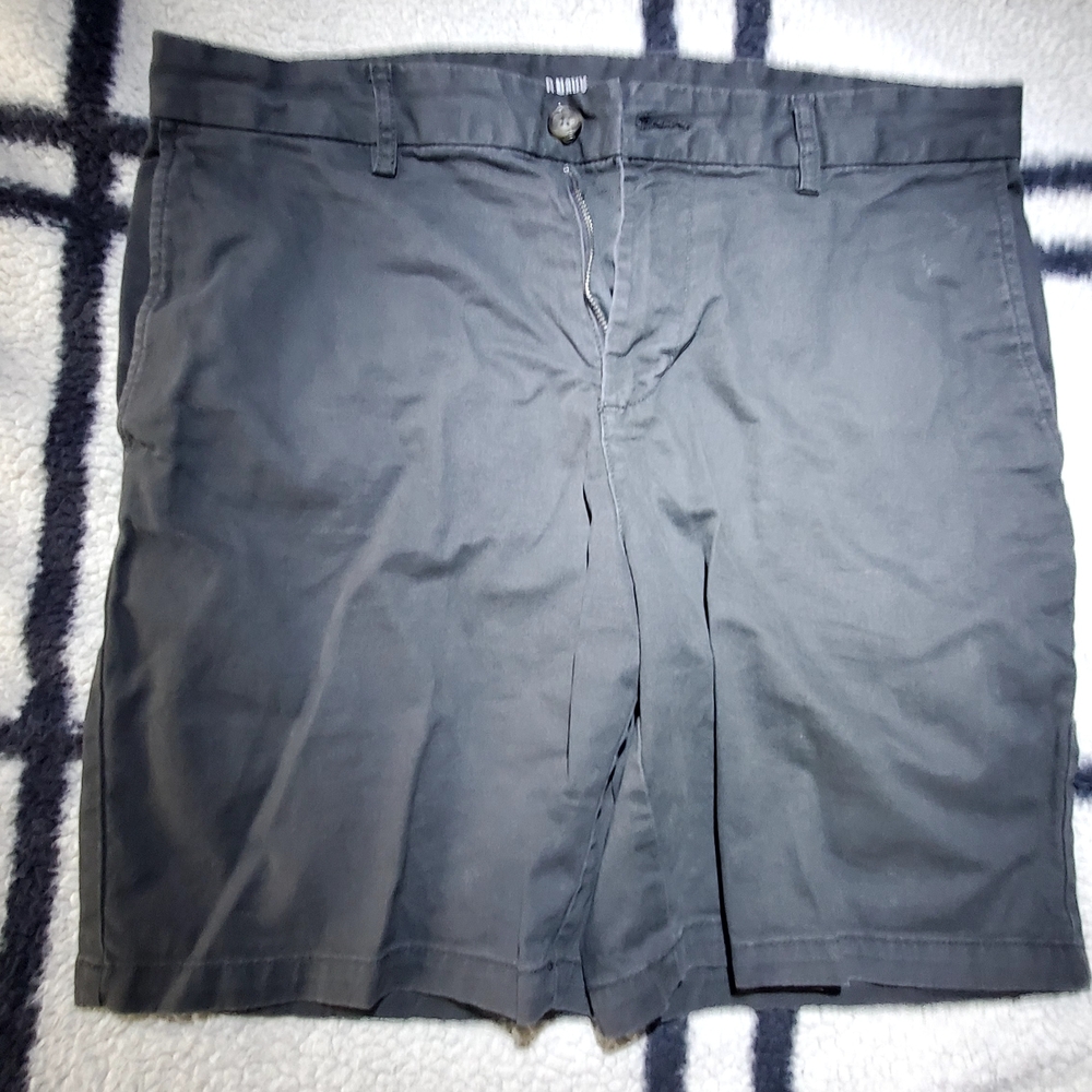 Old Navy Men's Gray Shorts Size 34
